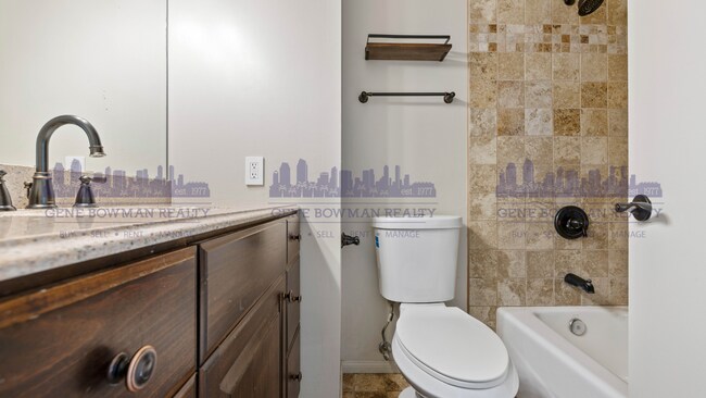 Building Photo - Beautiful 3 Bedroom / 2 Bathroom Home with Yard & 2-Car Garage – Conveniently Located in Paradise...