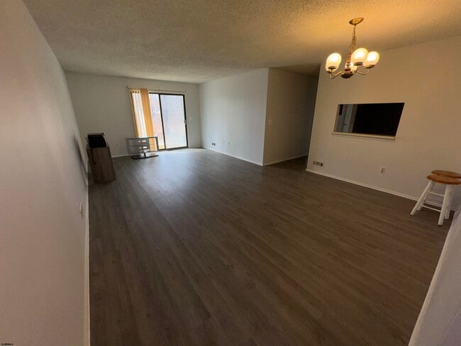 Building Photo - 75 Liberty Ct