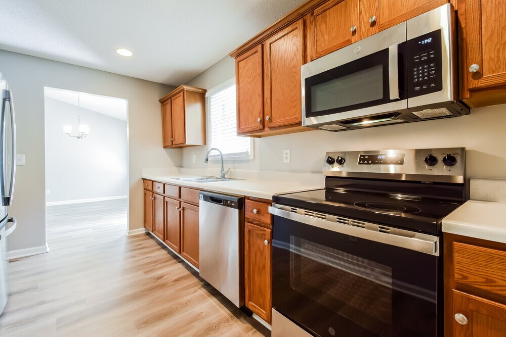 Building Photo - 761 Woodwind Dr