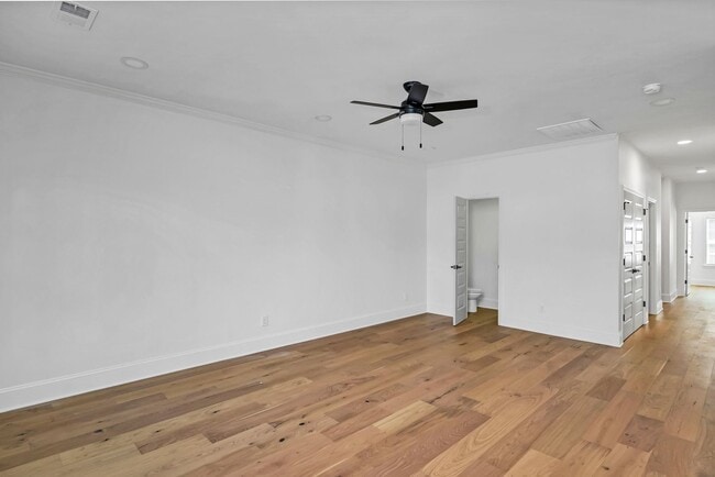 Building Photo - Pre-Leasing for the 26-27 School Year! - N...
