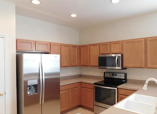 Building Photo - 9813 Secret Cove Ln