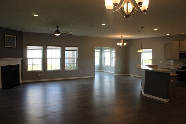 Building Photo - Beautiful Ranch in a popular Avon Community!
