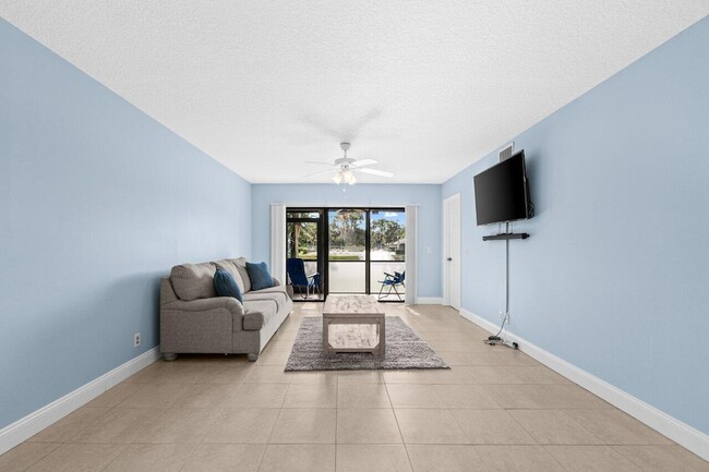 Building Photo - 1001 Sabal Ridge Cir