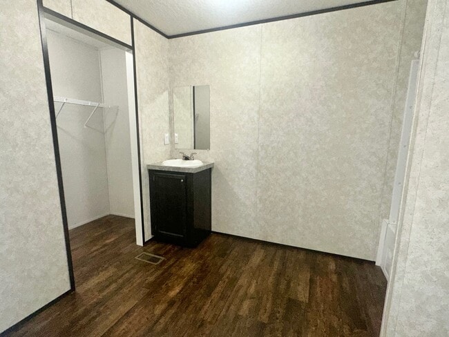 Building Photo - 508 Blakley Dr