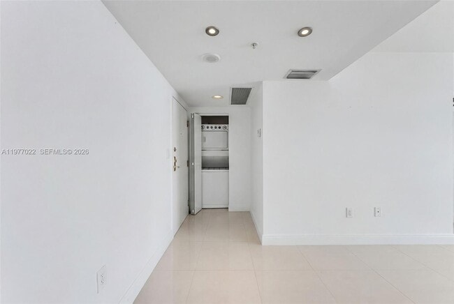 Building Photo - 800 Claughton Island Dr