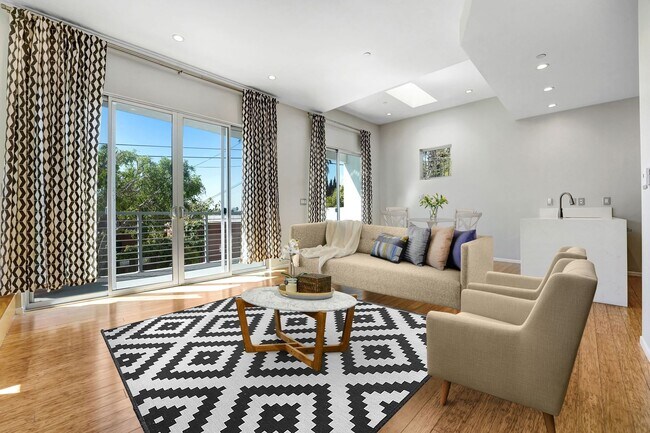 Building Photo - Your Perfect 3/2.5 Los Angeles Home Available Now!