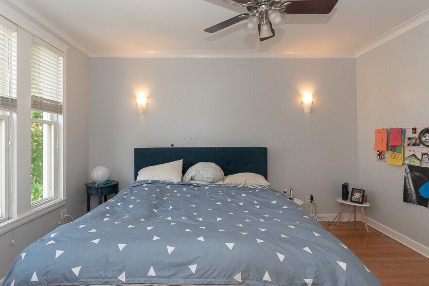 Building Photo - 3144 Oakley N Ave