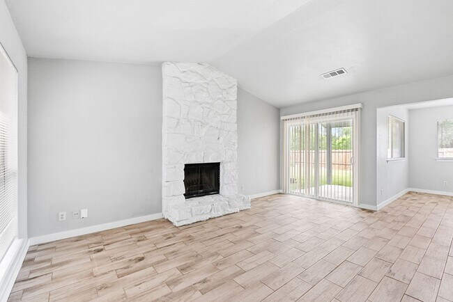 Building Photo - PM2-AUS7505 Saint Amant Pl