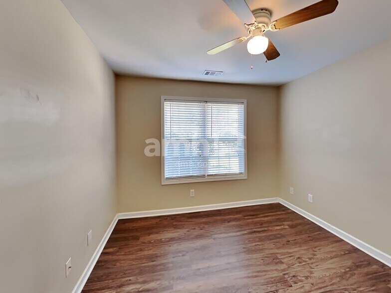 Building Photo - 111 Lexington Parke Dr