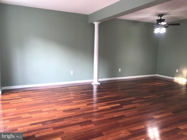 Building Photo - 15707 Palermo Terrace