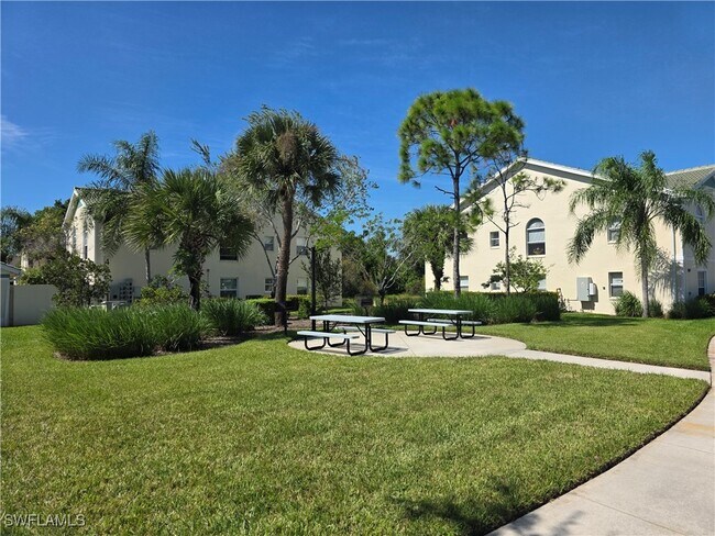 Building Photo - 4940 Cougar Ct S