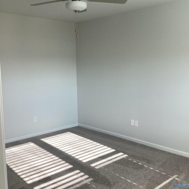 Building Photo - 104 Granby Ln