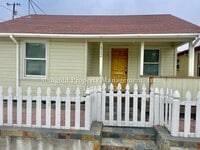 Building Photo - 2-Bedroom PLUS Loft Home Downtown Monterey