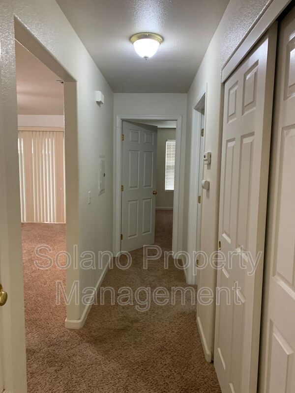 Building Photo - 607 E Monte Vista Ave