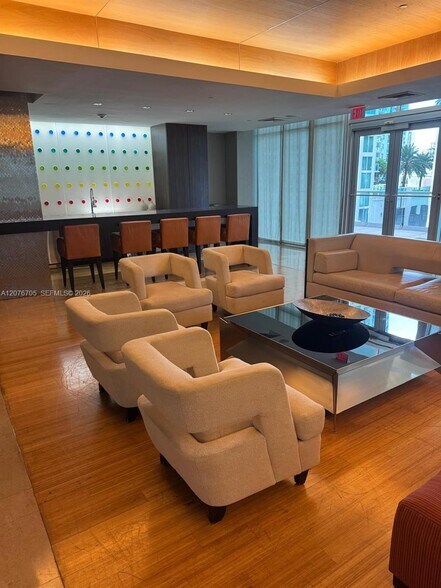 Building Photo - 500 Brickell Ave