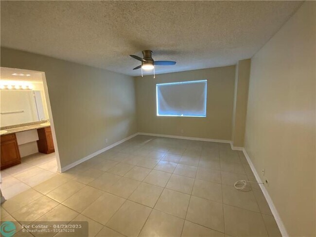 Building Photo - 8040 Hampton Blvd