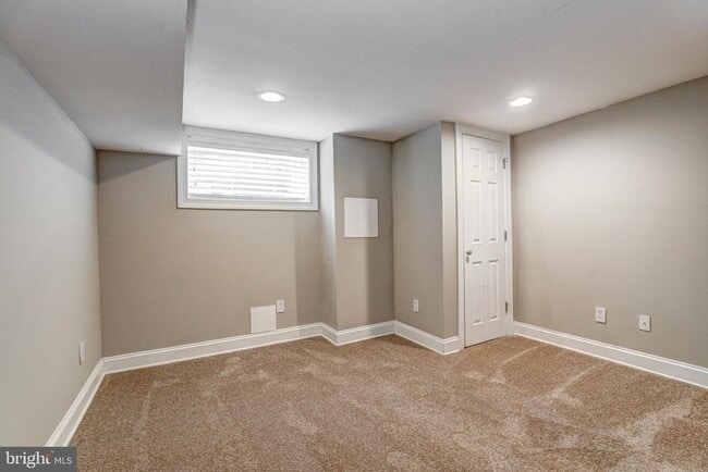 Building Photo - 505 S Lakewood Ave