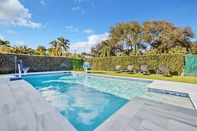 Building Photo - 2007 Northridge Rd