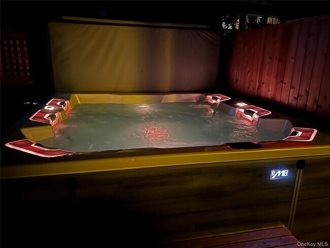 Building Photo - 696 Ocean Breeze Walk