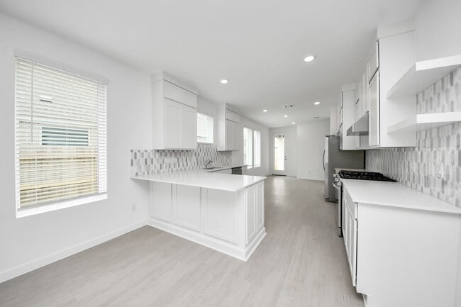 Building Photo - 1062 Blue Stone Dr