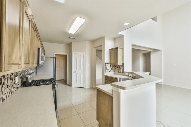 Building Photo - 911 Merlin Roost Ct