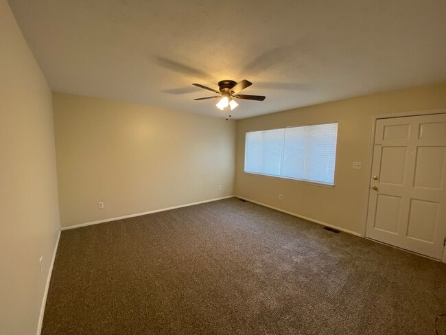 Building Photo - SCH1116