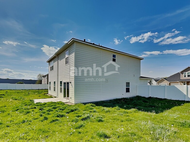 Building Photo - 59 S Lancaster Dr