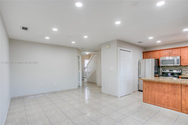 Building Photo - 9332 NW 114th Terrace