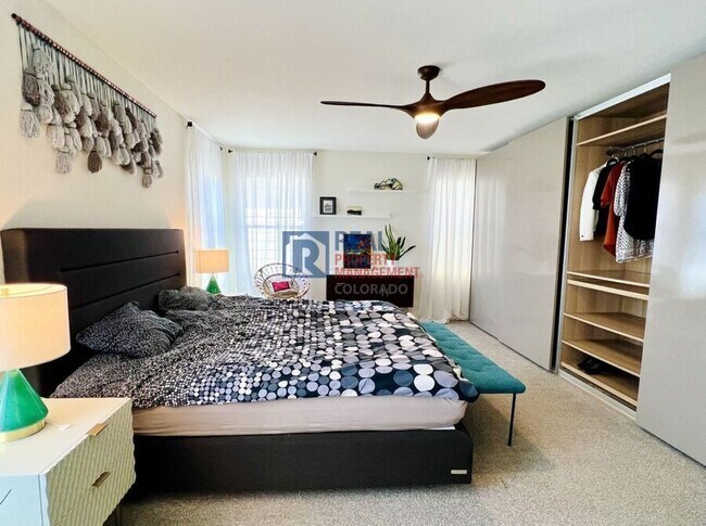 Building Photo - 2056 Sicily Cir