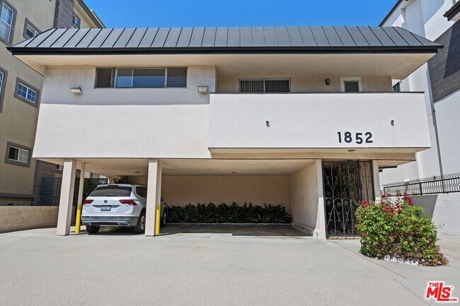 Building Photo - 1852 Kelton Ave