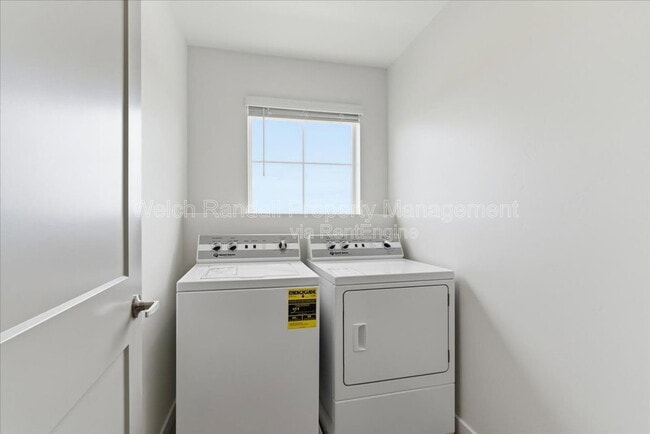 Building Photo - 3672 S 4525 W