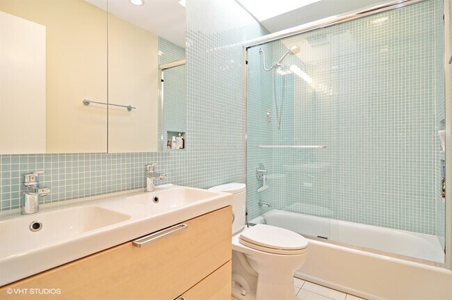Building Photo - 3012 N Waterloo Ct