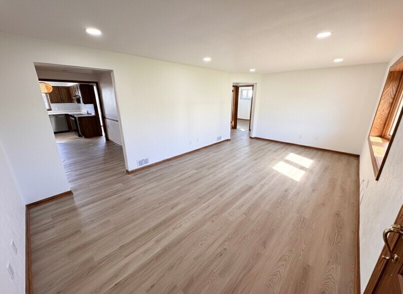 Living Room - 639 Scenery Dr