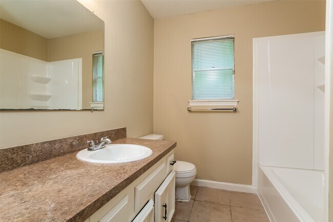 Building Photo - 3327 Sycamore Springs Dr