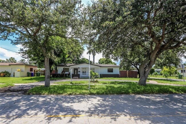 Building Photo - 200 SW 64th Way