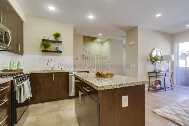 Building Photo - ***Beautiful 2 bed / 2.5 bath / 1,158 sqft...