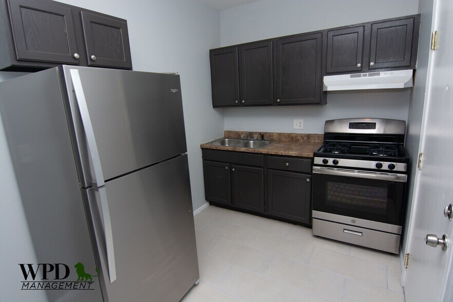 Building Photo - 1506 W 80th St