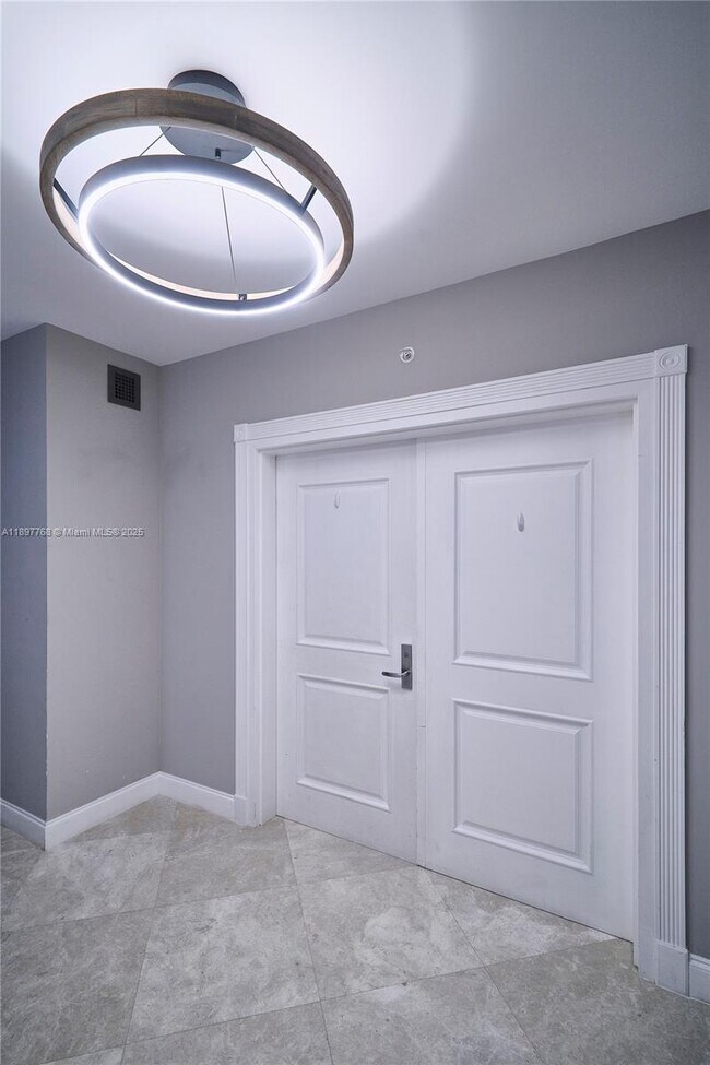 Building Photo - 3101 S Ocean Dr