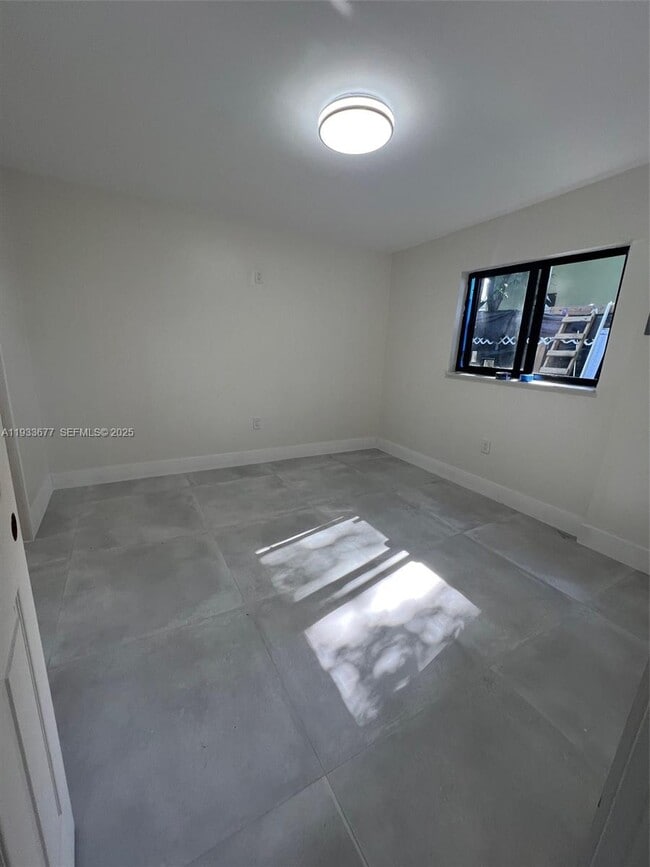 Building Photo - 2169 NW Flagler Terrace