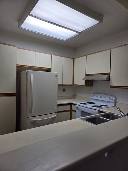 Building Photo - 1256 Stanhope Ln