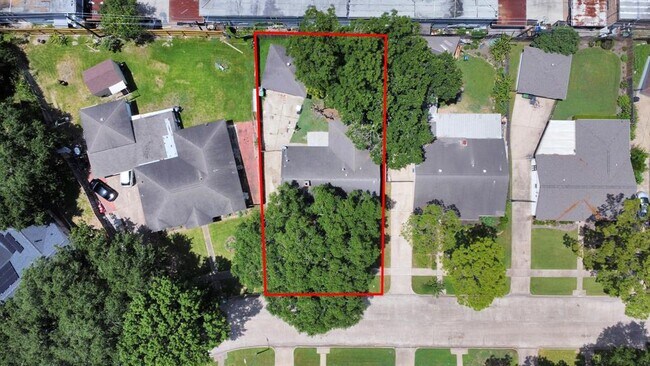 Building Photo - 9126 Troulon Dr