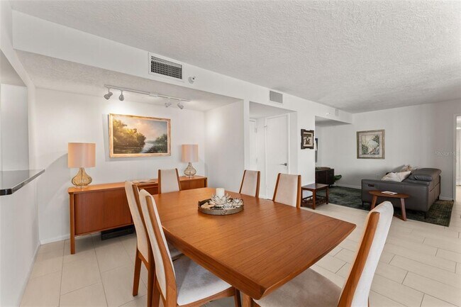 Building Photo - 2413 Bayshore Blvd