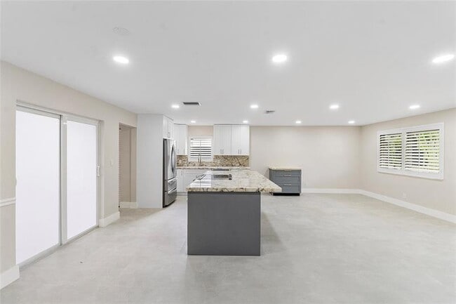 Building Photo - 828 Johnson St