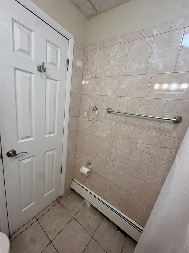 Building Photo - 818 22nd St