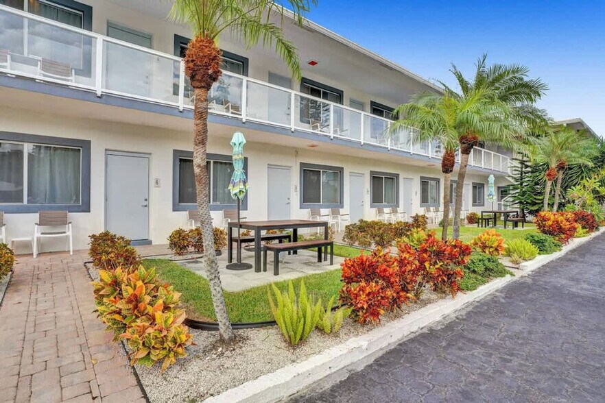 Building Photo - 3215 NE 7th St