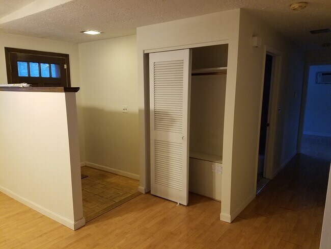 Building Photo - 19 Muriel Rd