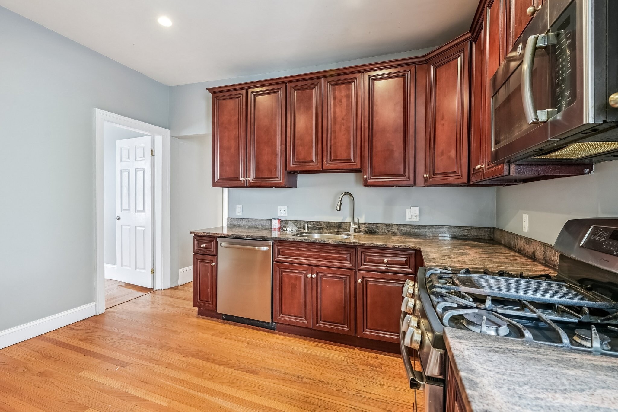 Building Photo - 62 Fuller St