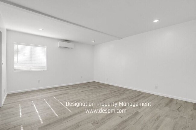 Building Photo - 3220 Casitas Ave