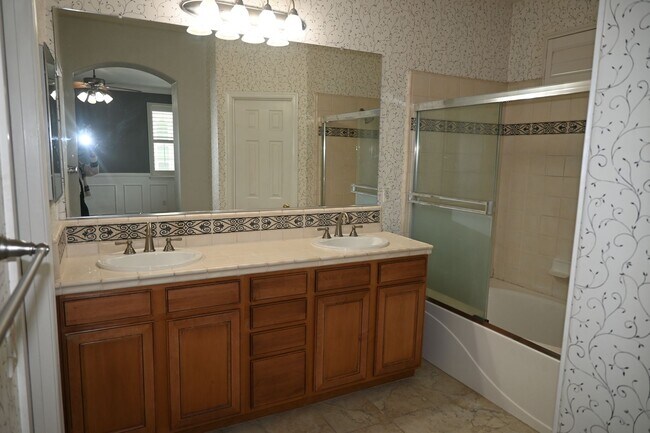 Building Photo - 7515 Sheldon Rd