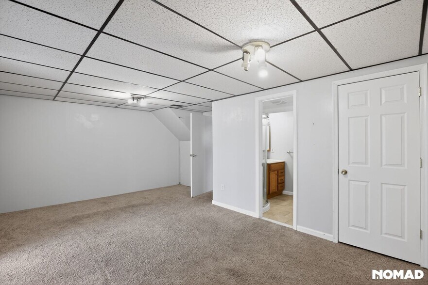 Building Photo - 32 Rocky Brook Ct